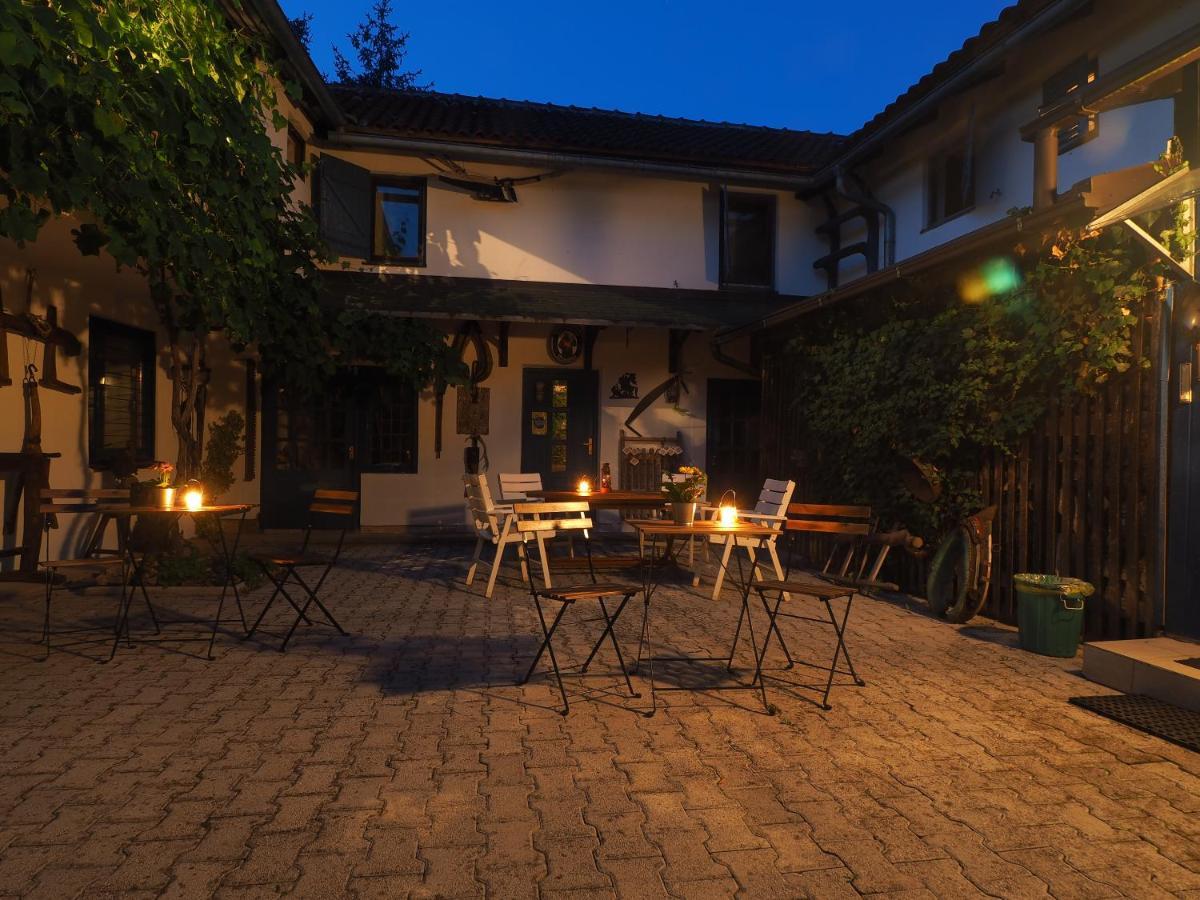 Guest House Sara Latin Exterior photo